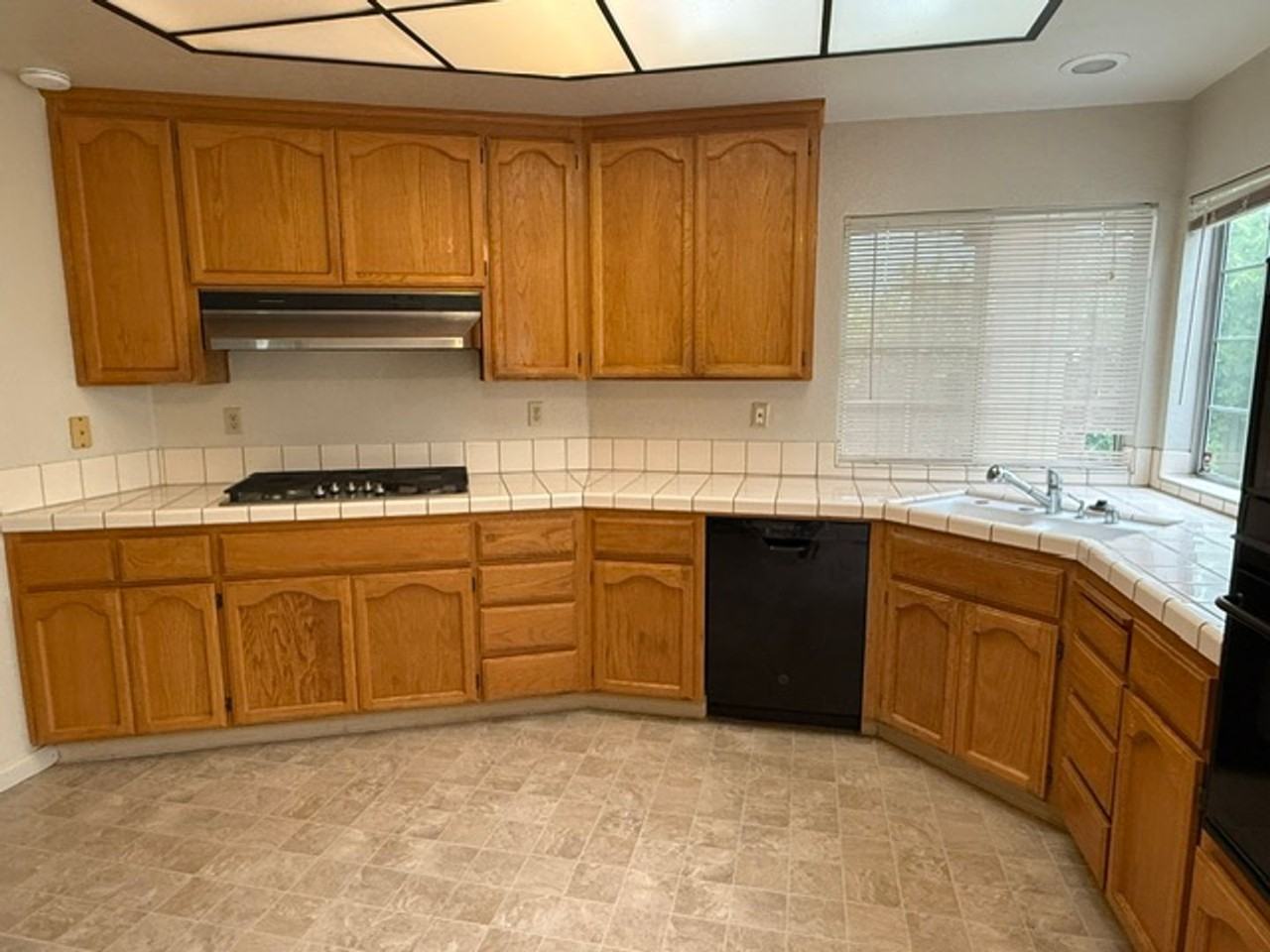 1330 Quail Creek Cir - Photo 4 of 16