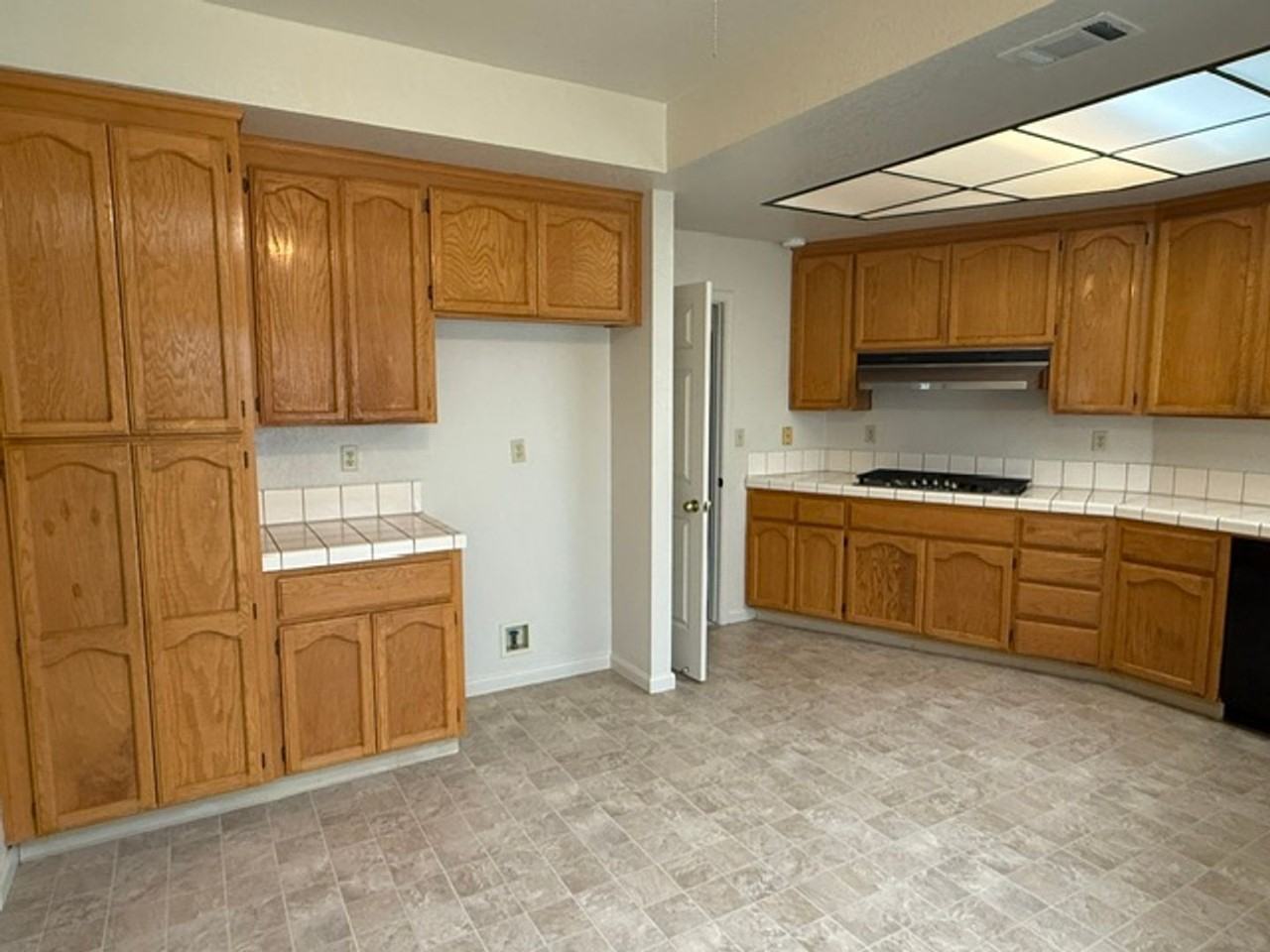 1330 Quail Creek Cir - Photo 5 of 16