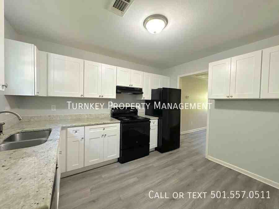 502 Rice St - Photo 4 of 10