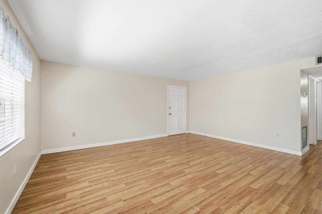 4315 Aegean Dr #102C - Photo 6 of 25