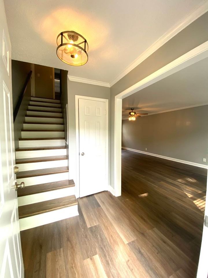 1103 Rosebrook Dr - Photo 4 of 50