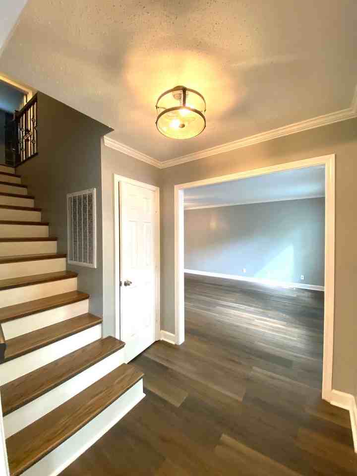 1103 Rosebrook Dr - Photo 5 of 50