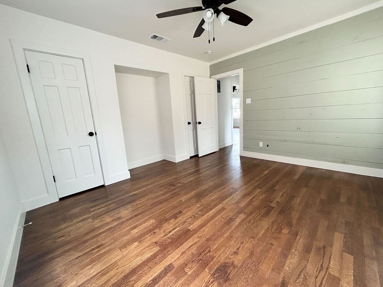 2107 28th St - Photo 7 of 11