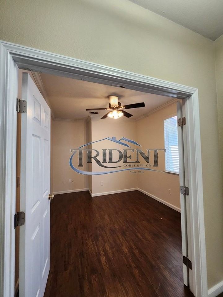 1715 Shoreline Dr - Photo 5 of 25