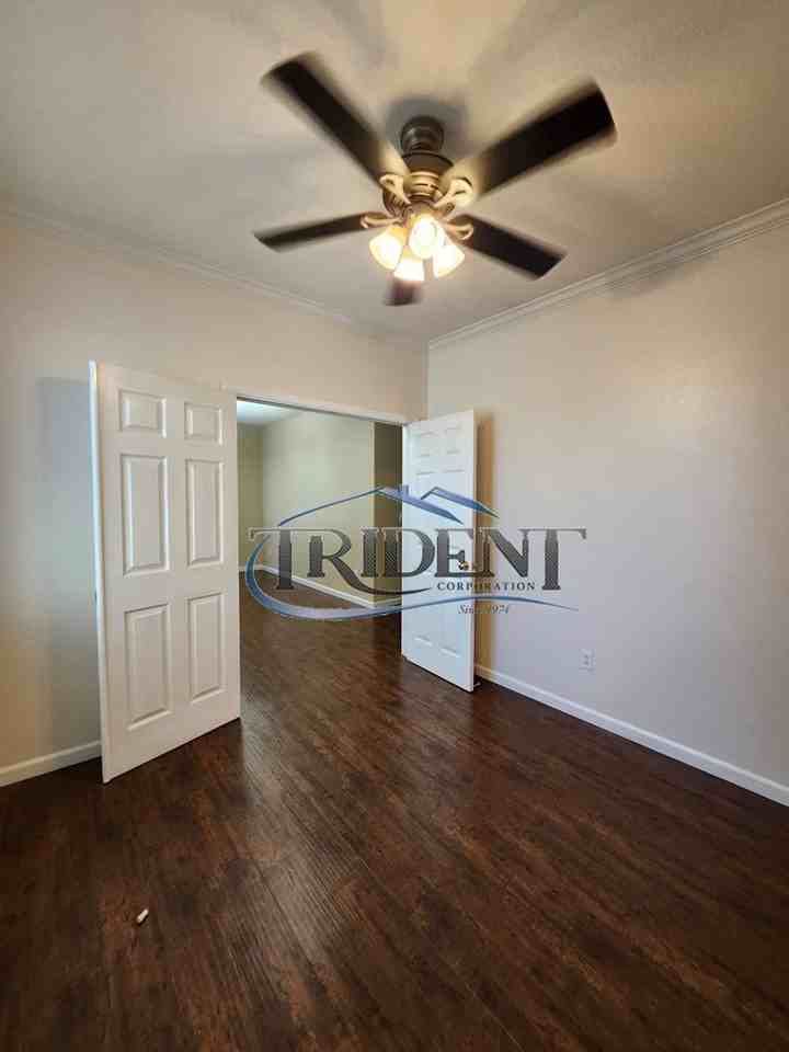 1715 Shoreline Dr - Photo 6 of 25