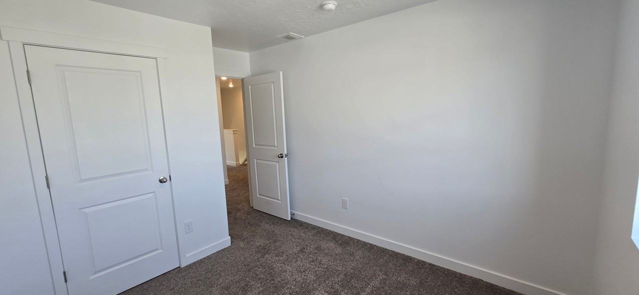 1208 W Summit Ridge Pkwy - Photo 3 of 37