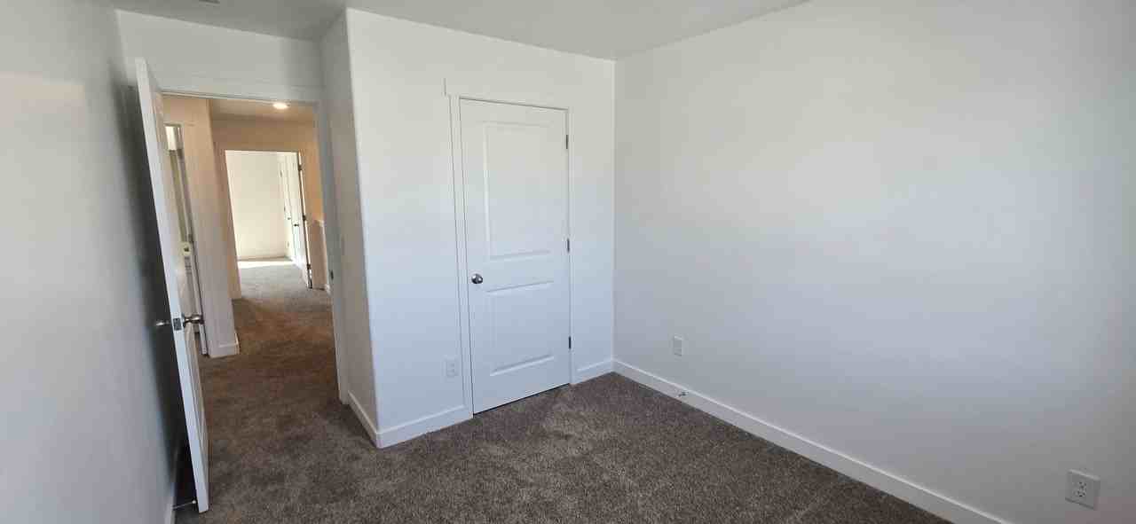1208 W Summit Ridge Pkwy - Photo 5 of 37