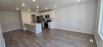 featured image of 1208 W Summit Ridge Pkwy
