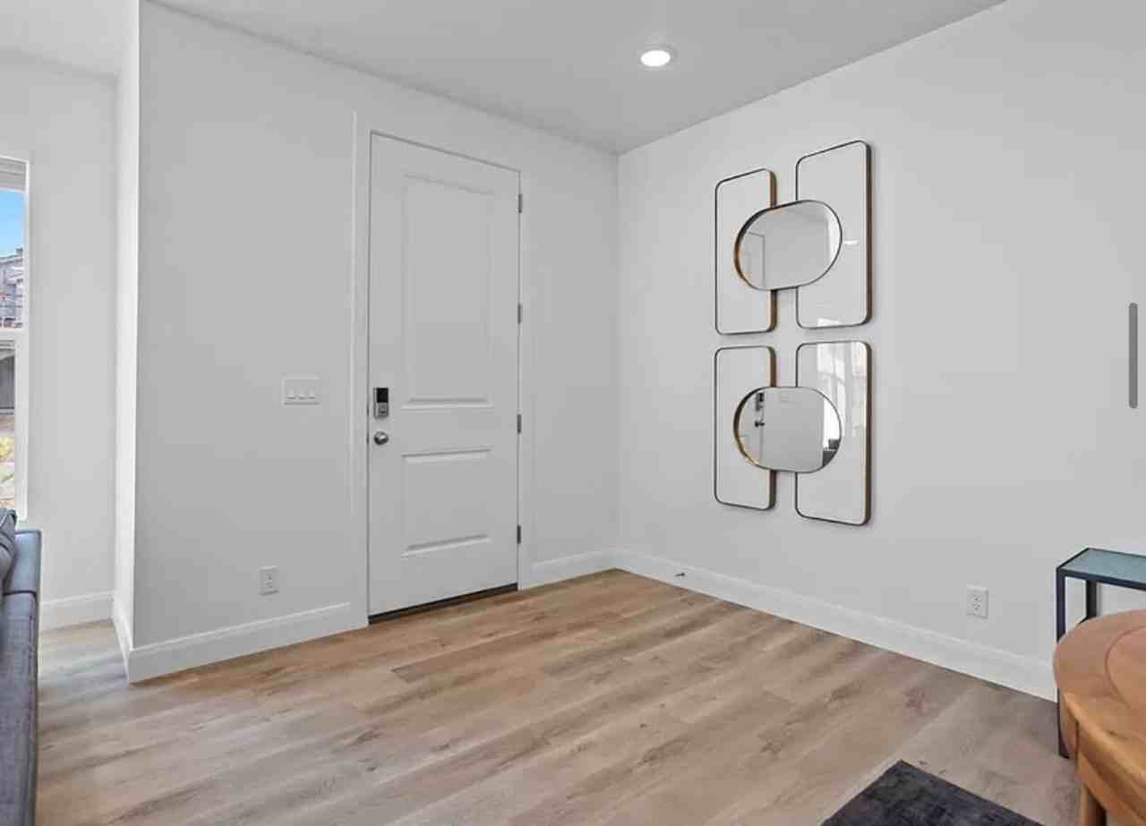 495 W Bronze Ridge Pl - Photo 3 of 33