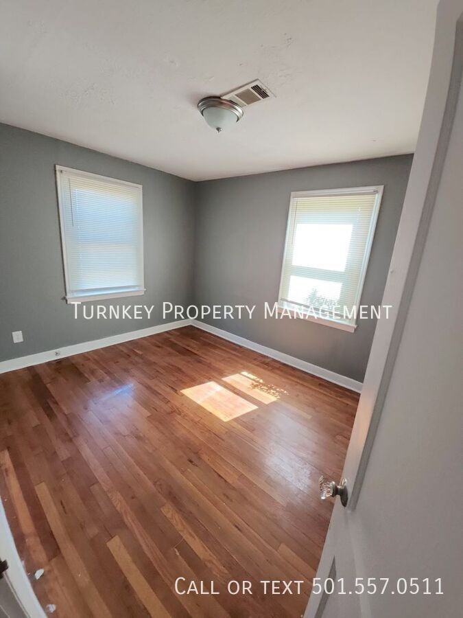 1720 Pinewood Dr - Photo 6 of 11