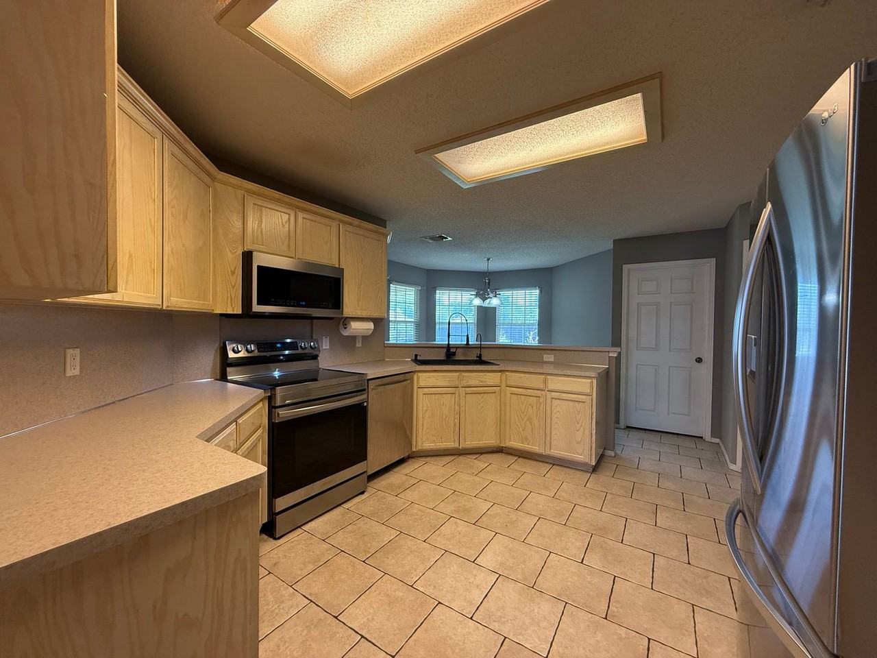 3501 Grandview Dr - Photo 4 of 18
