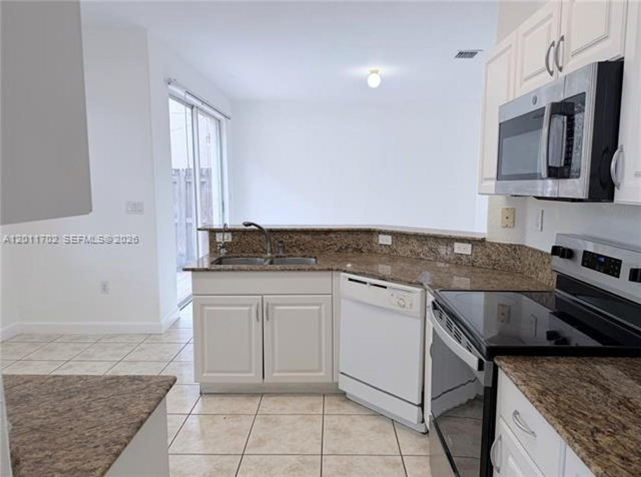 8720 Nw 111th Ct #0 - Photo 7 of 21