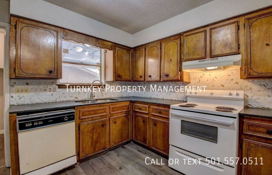 9012 Tanya Dr #B - Photo 3 of 15