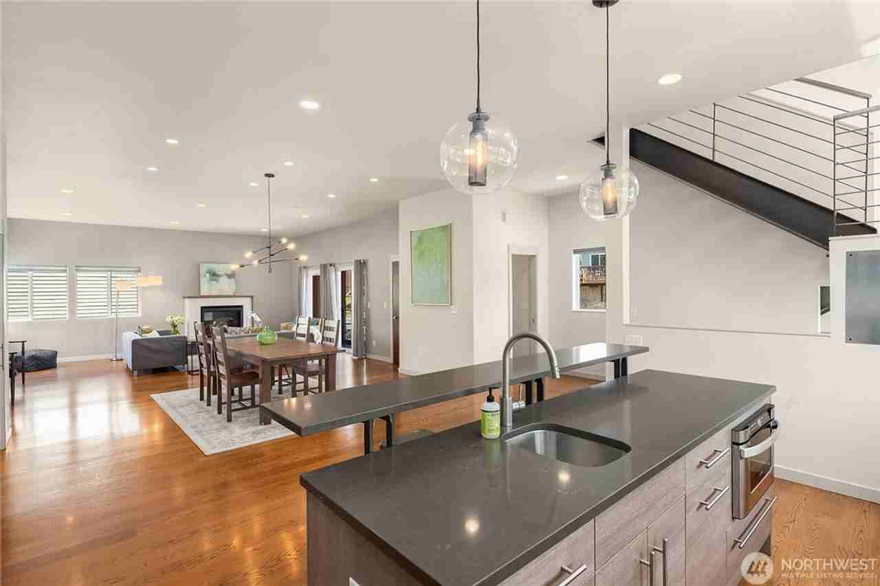 3635 Carr Pl N - Photo 5 of 23
