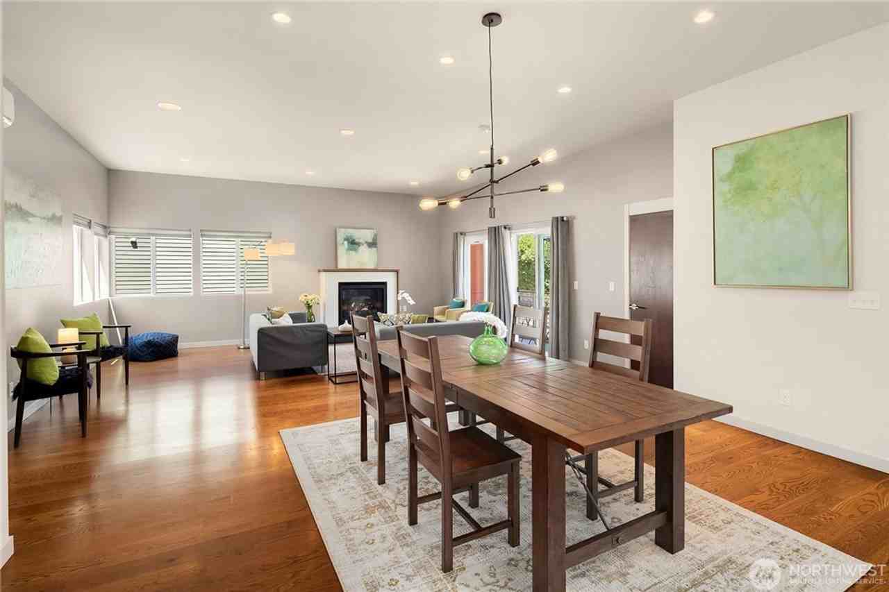 3635 Carr Pl N - Photo 6 of 23