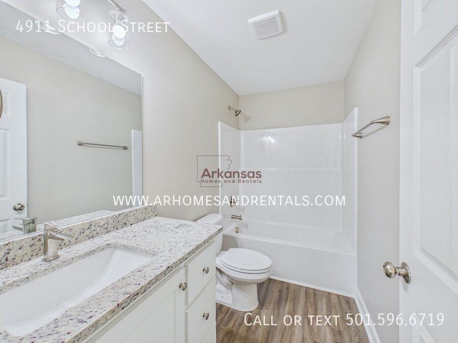 4911 School St - Photo 6 of 16