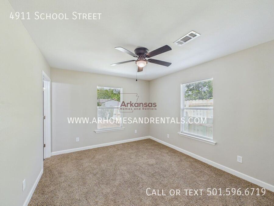 4911 School St - Photo 7 of 16