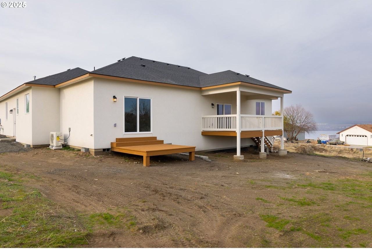 1635 Hayes St - Photo 3 of 31