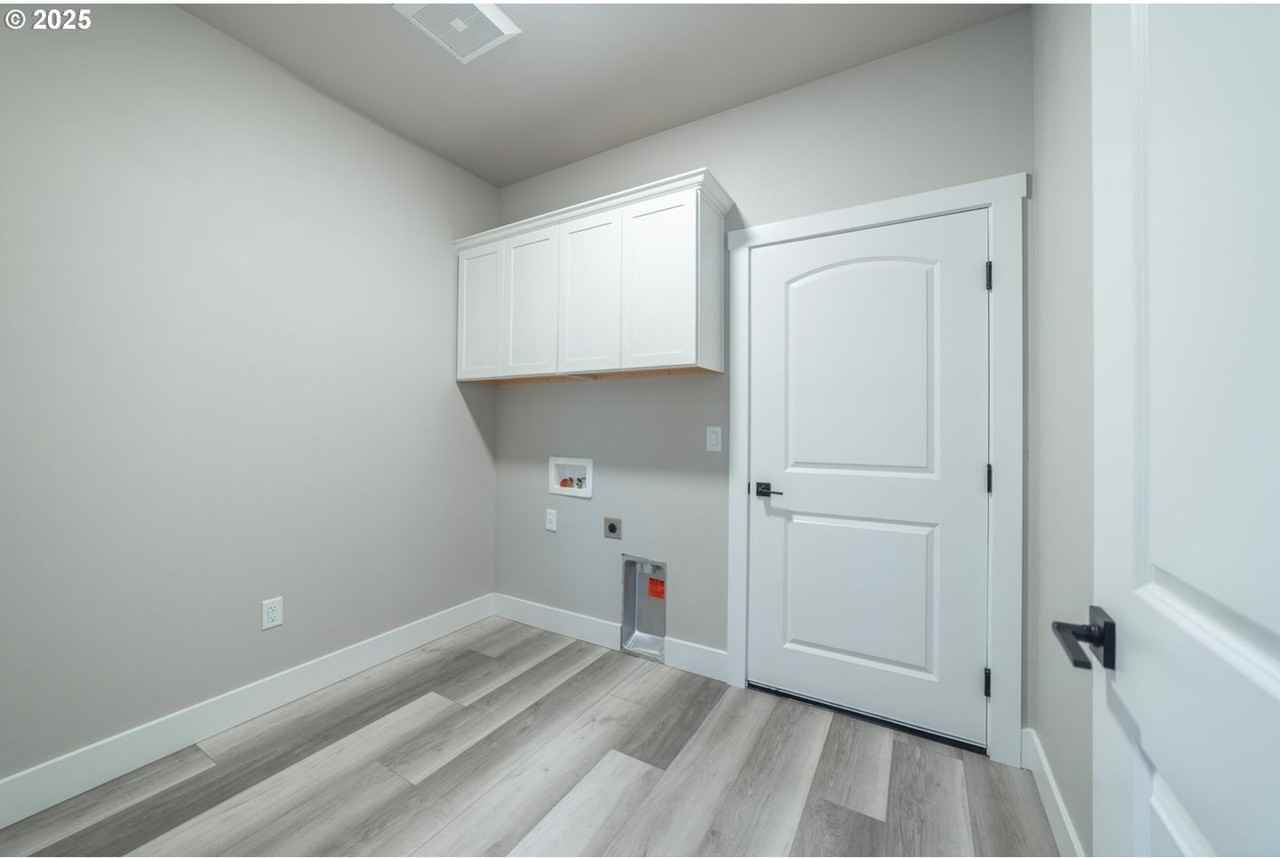 1635 Hayes St - Photo 4 of 31