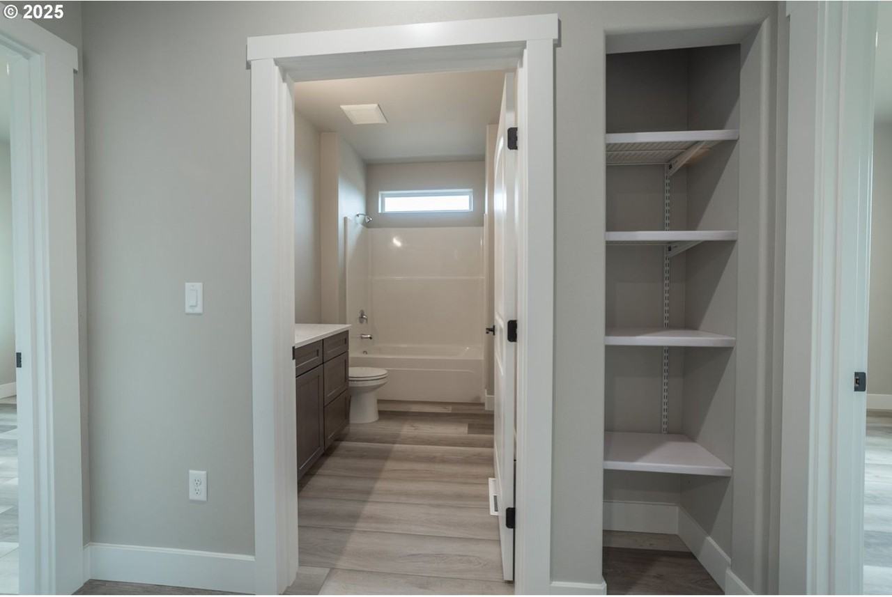 1635 Hayes St - Photo 6 of 31