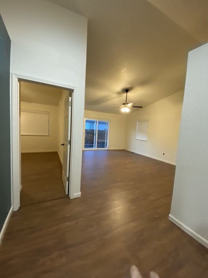 3044 Austin Ln - Photo 3 of 9