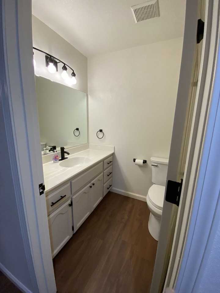 3044 Austin Ln - Photo 7 of 9