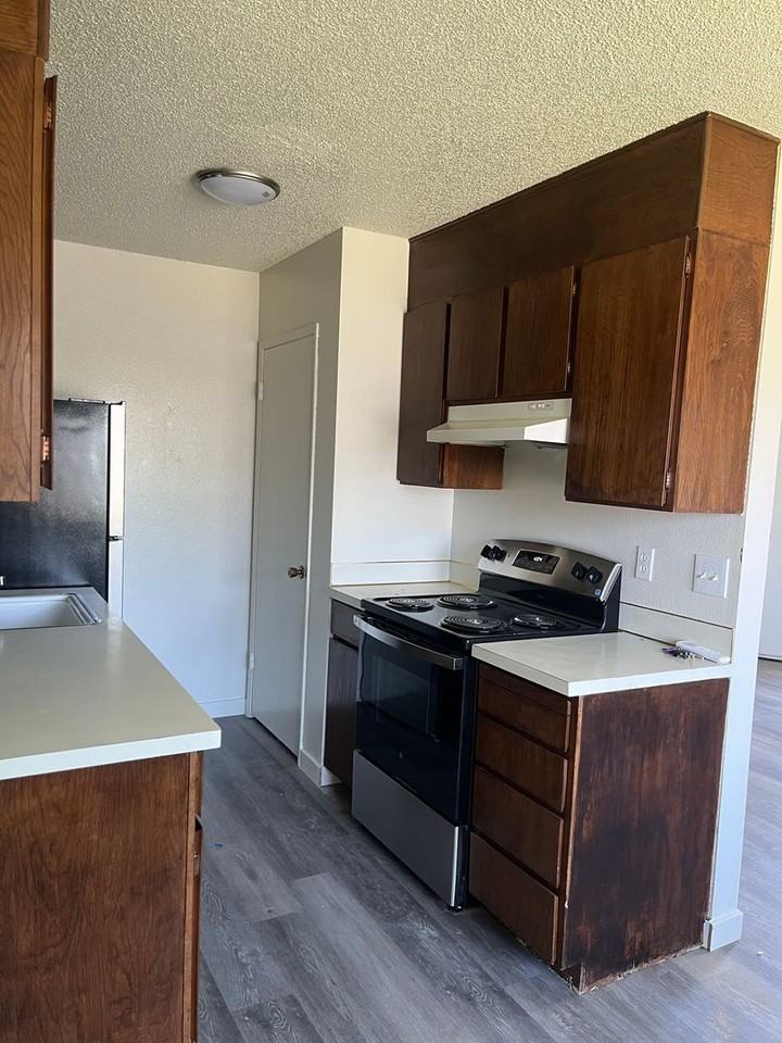 College Place Apartments - Photo 2 of 12