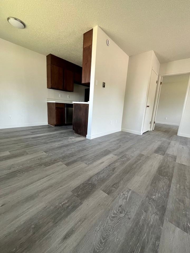 College Place Apartments - Photo 3 of 12