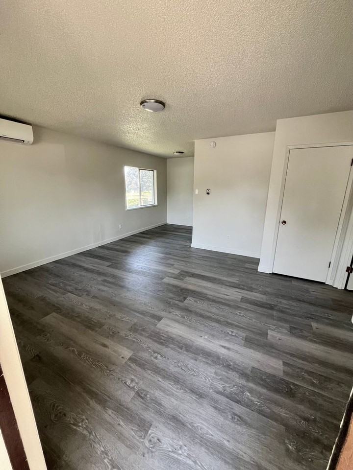 College Place Apartments - Photo 5 of 12