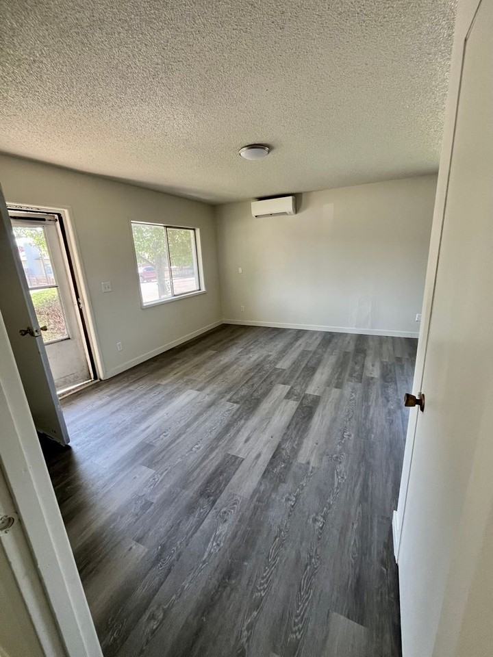 College Place Apartments - Photo 6 of 12