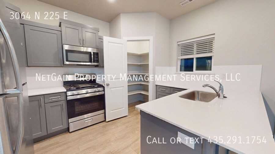 3064 N 225 E - Photo 5 of 20