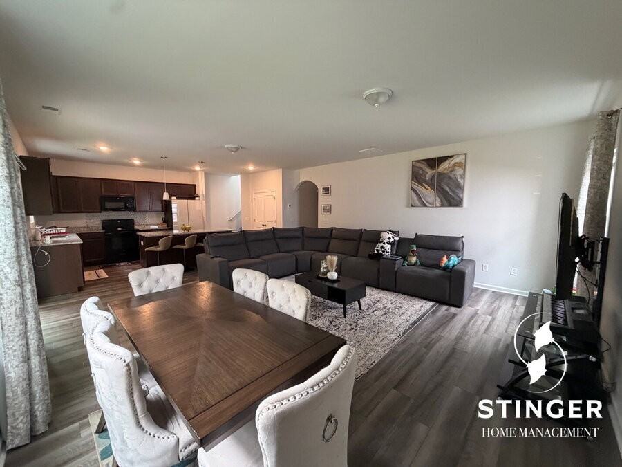 123 Chestnut St - Photo 7 of 35
