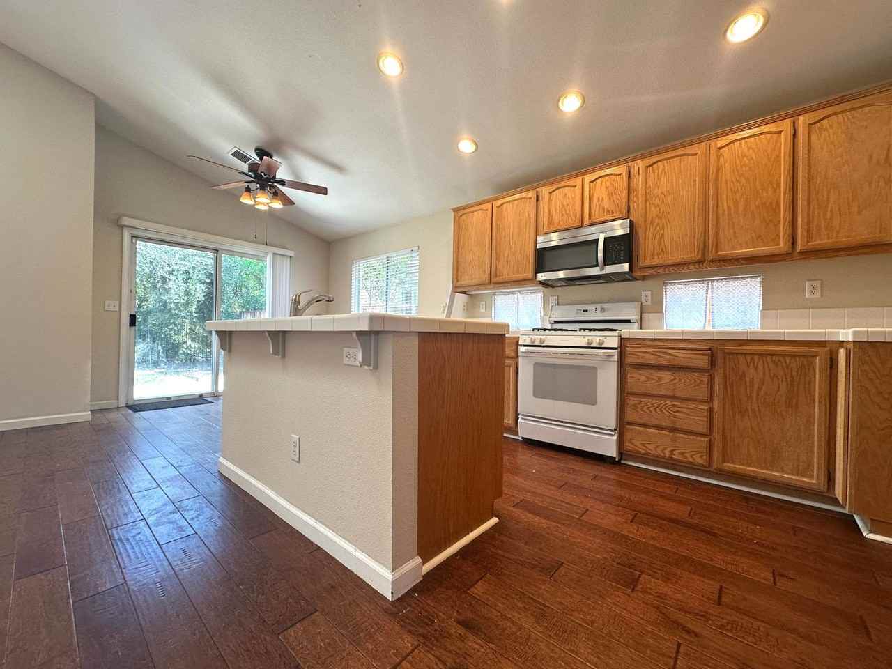 432 Apple Hill Dr - Photo 4 of 27