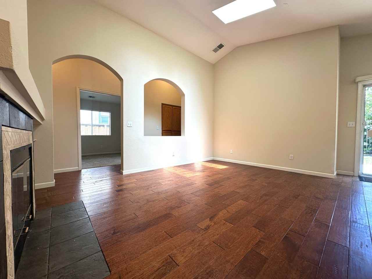 432 Apple Hill Dr - Photo 7 of 27