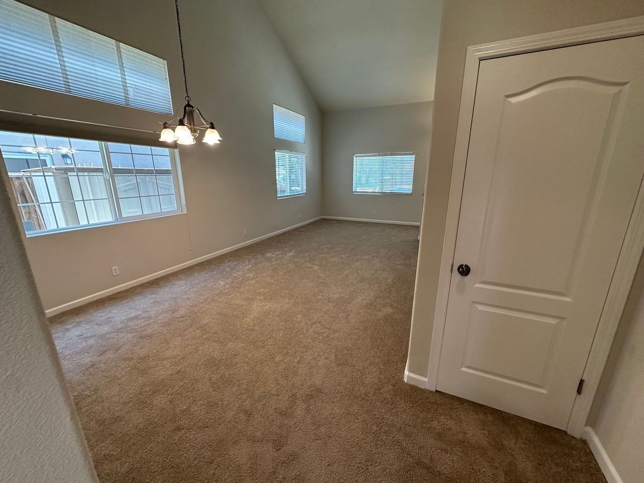 1785 Corte Vista St - Photo 4 of 19