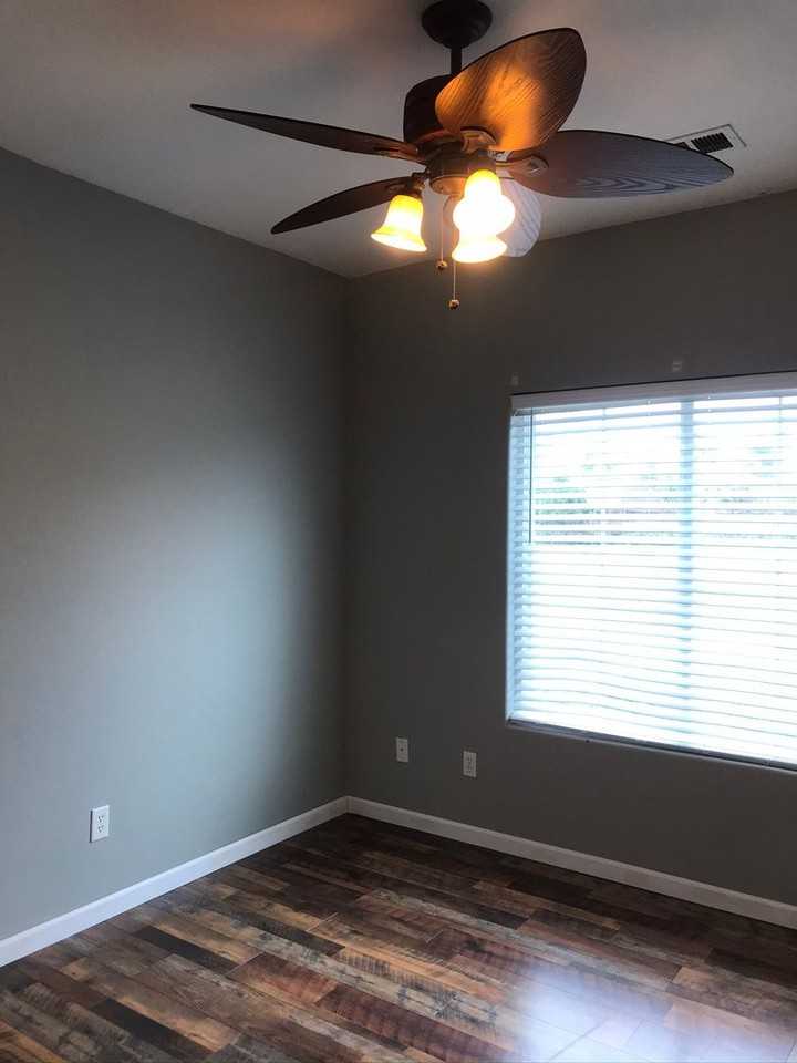 840 W Packwood Ct - Photo 4 of 17