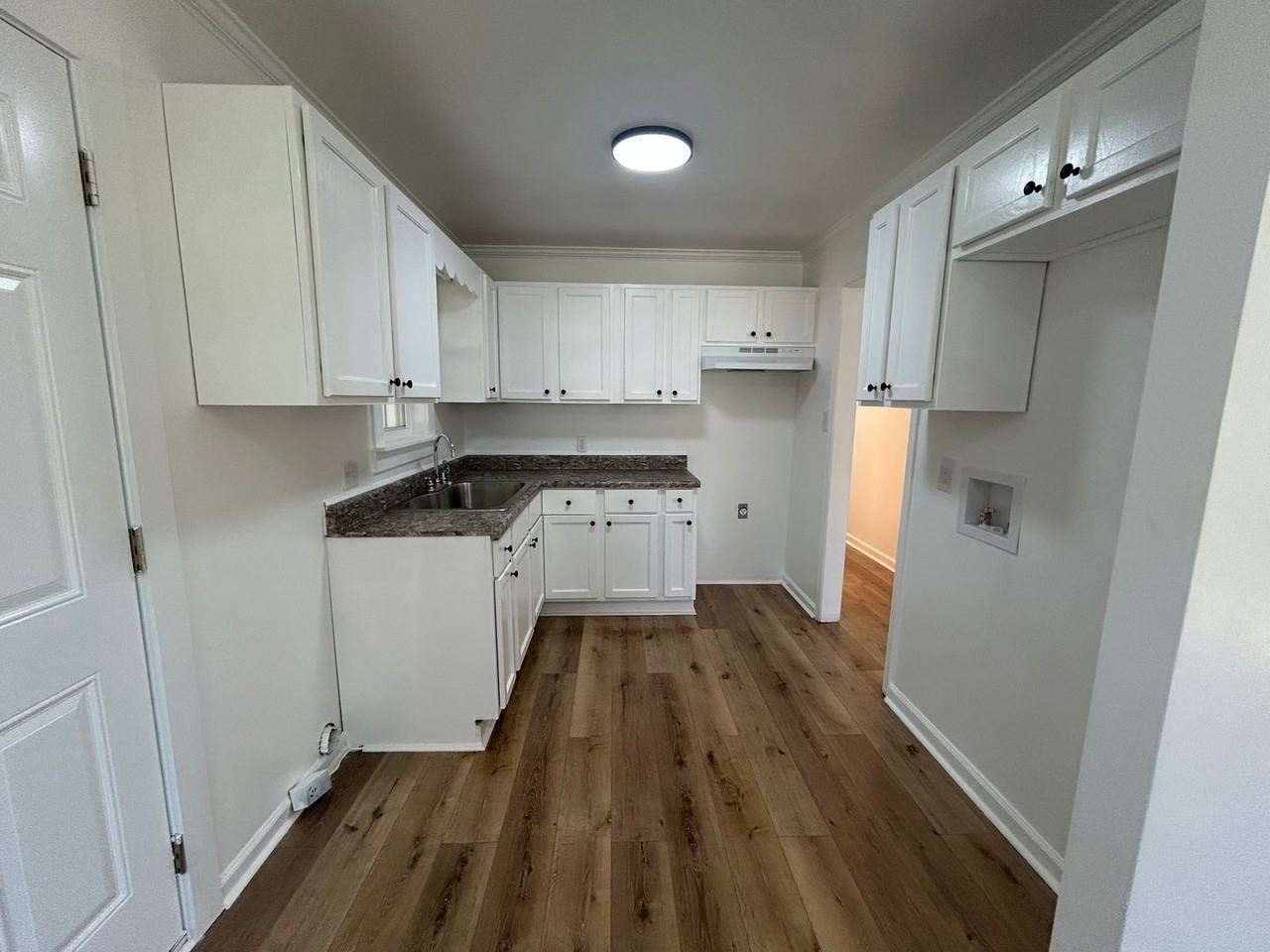 1110 Westmoreland St - Photo 4 of 9