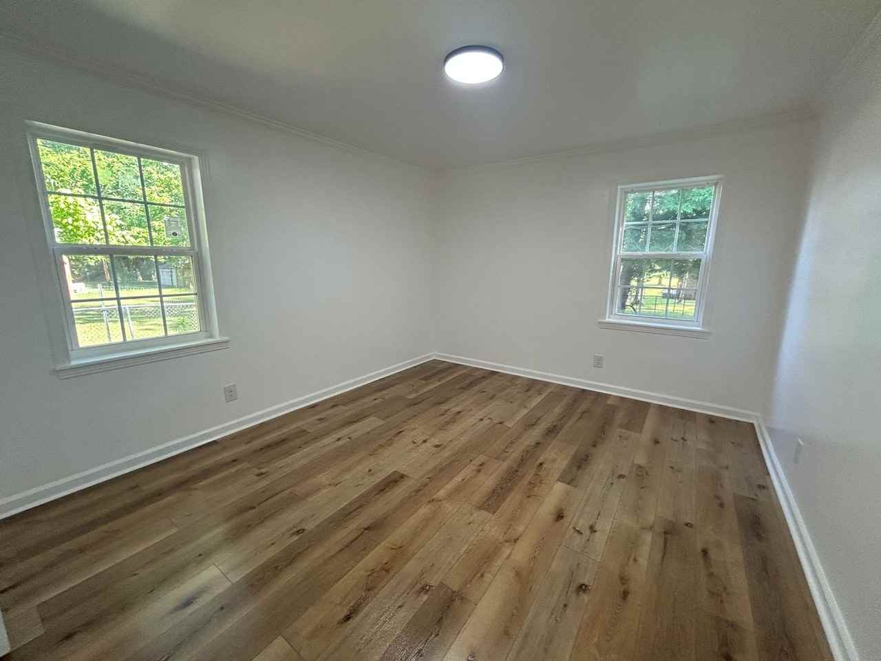1110 Westmoreland St - Photo 6 of 9