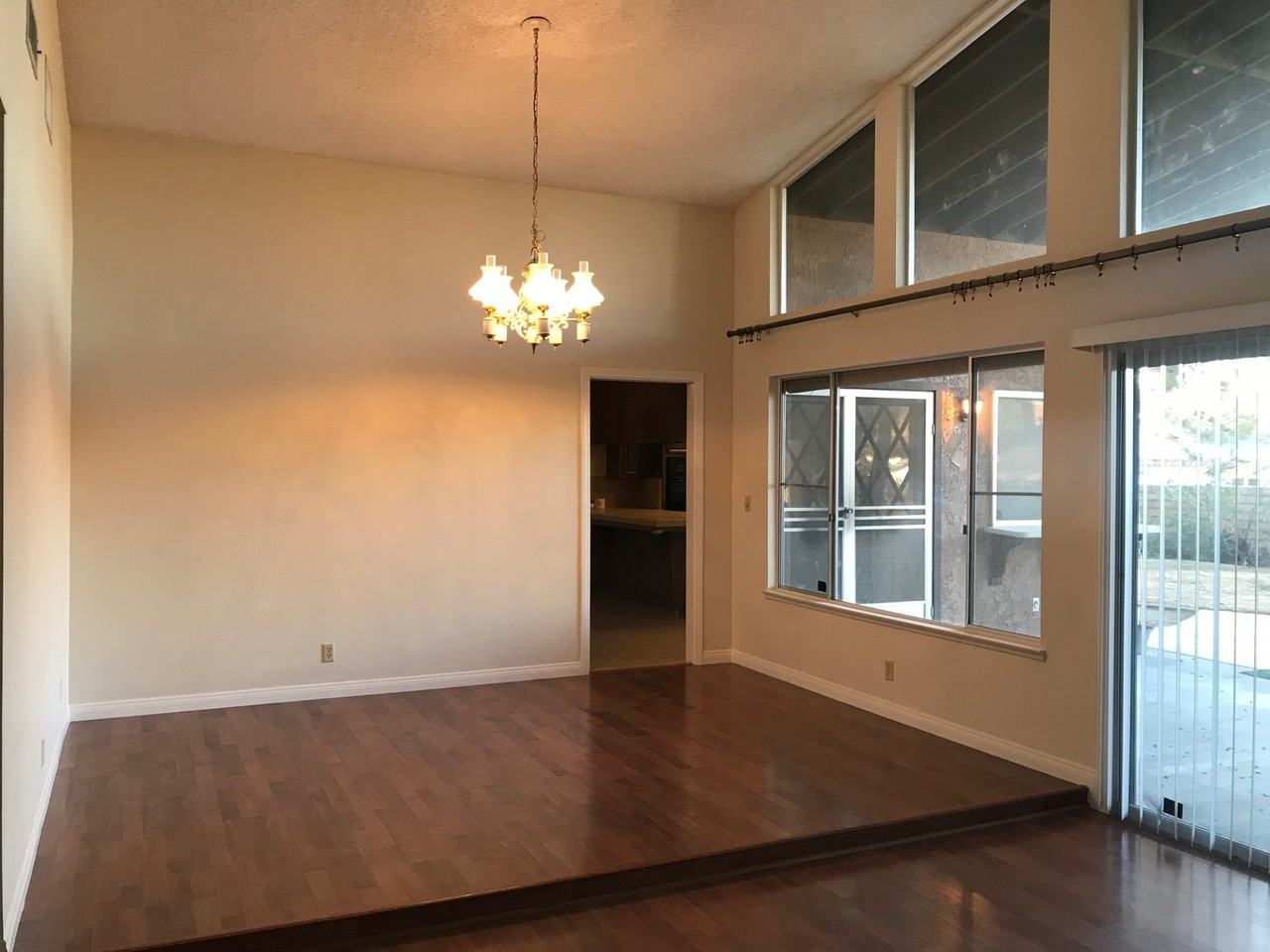 619 W Howell Ave - Photo 3 of 13