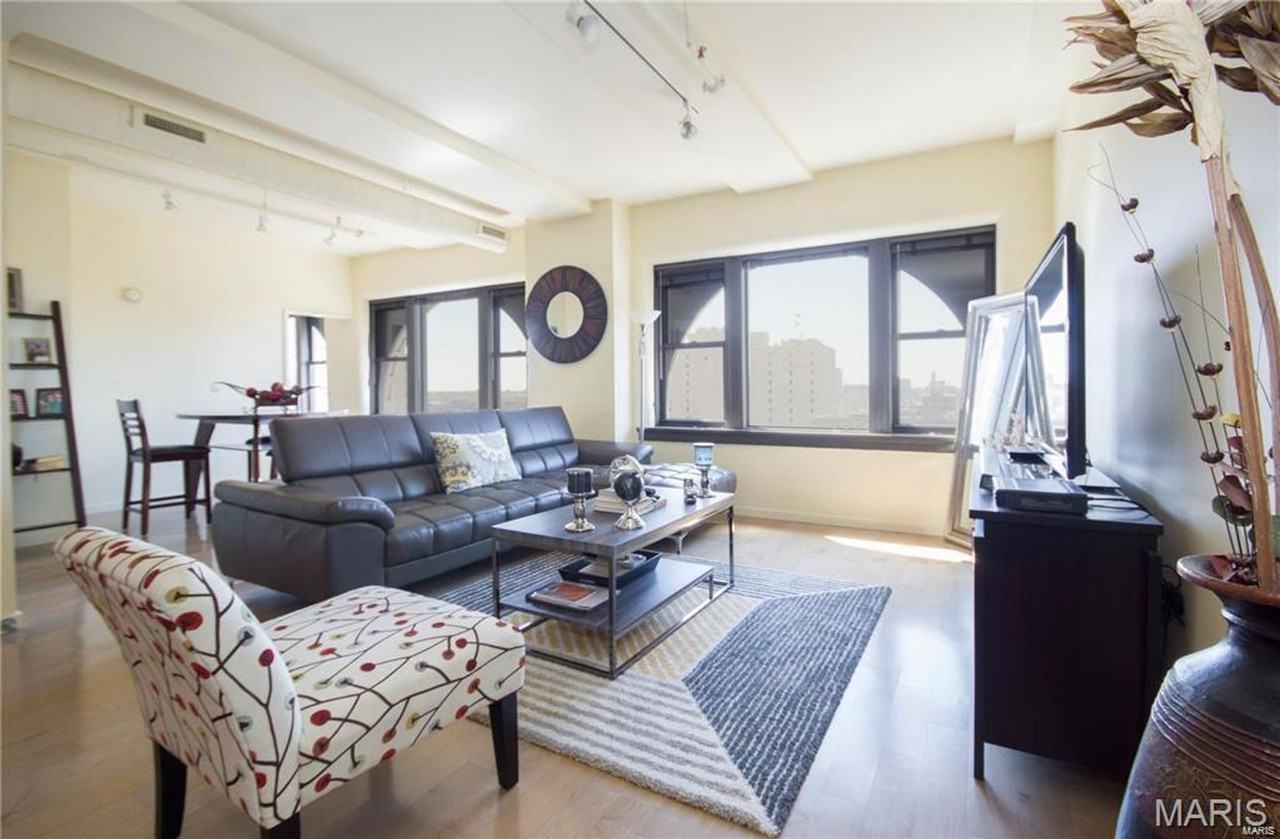 915 Olive St - Photo 3 of 19
