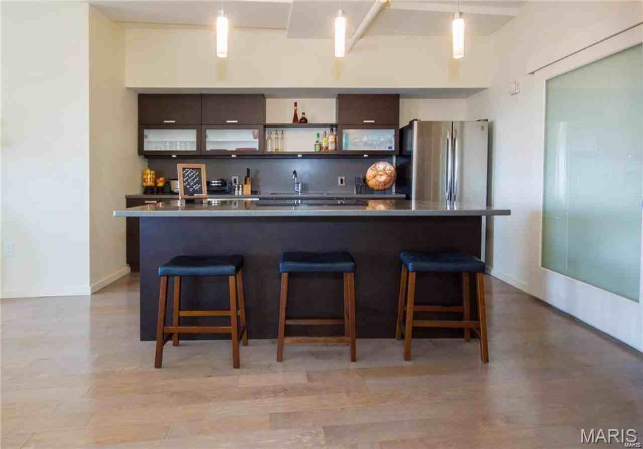 915 Olive St - Photo 6 of 19