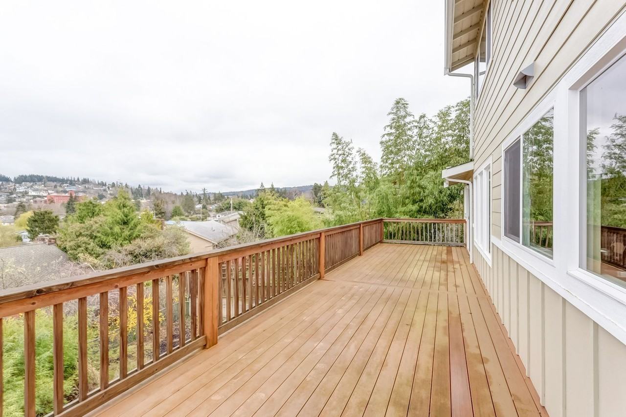 213 Bayside Rd - Photo 4 of 50