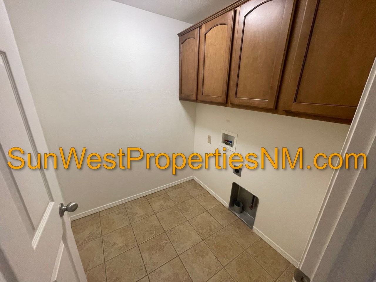 553 E Zia St - Photo 3 of 11