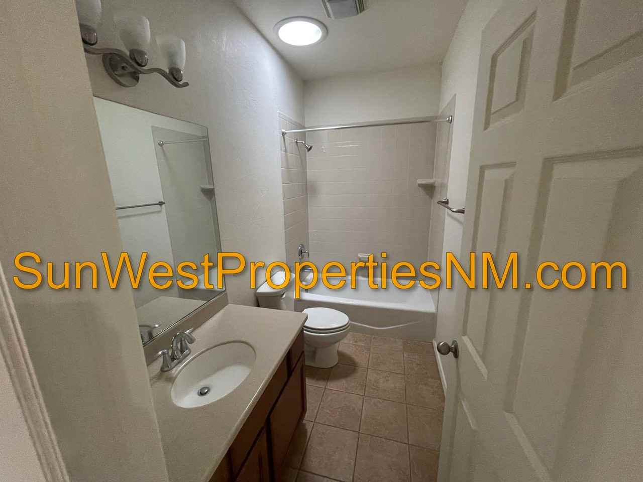 553 E Zia St - Photo 5 of 11