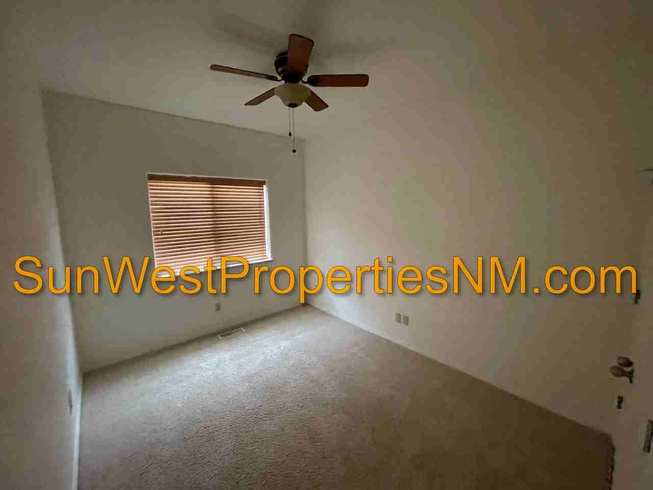 553 E Zia St - Photo 7 of 11