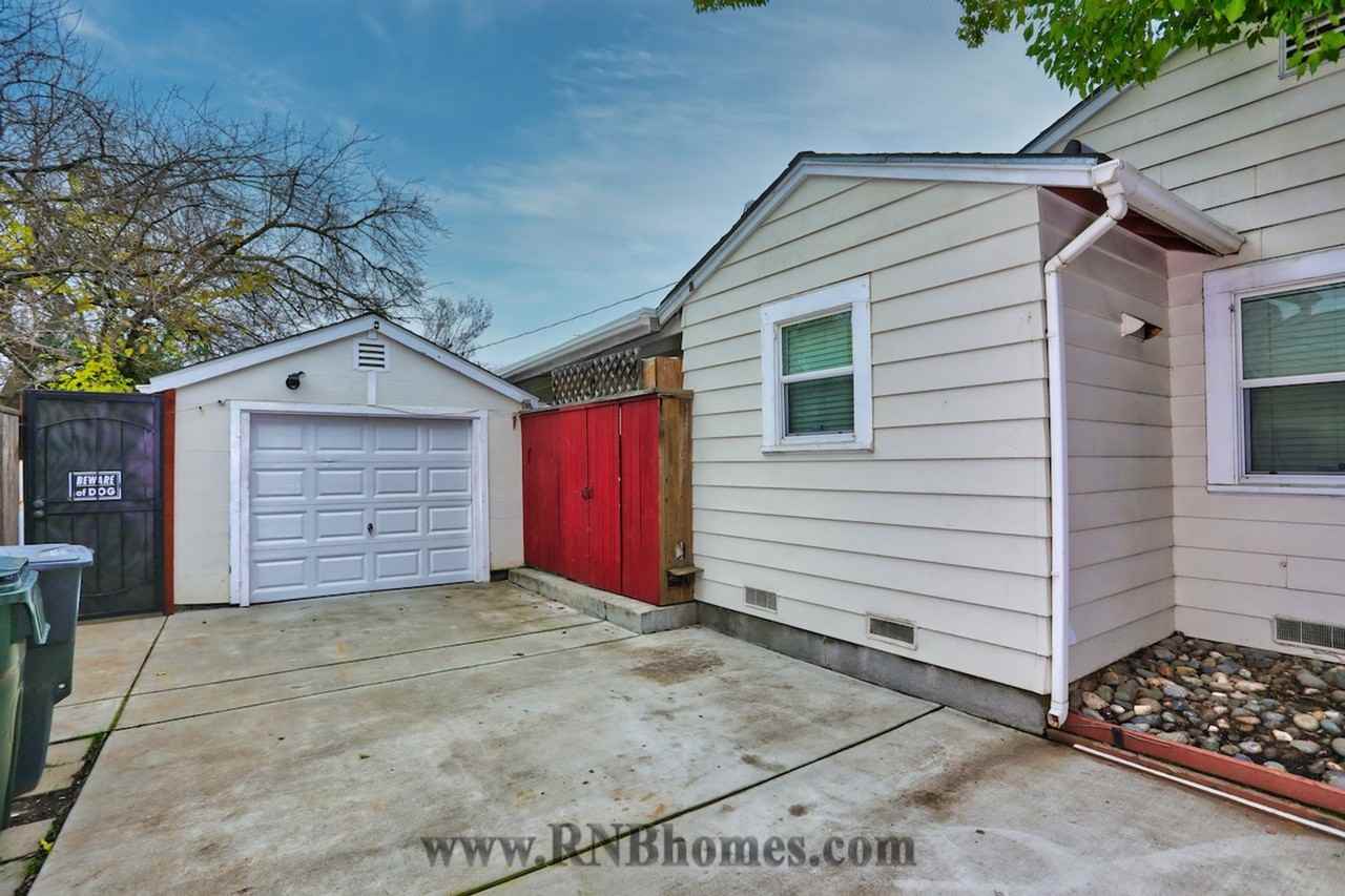 3141 63rd St - Photo 2 of 19