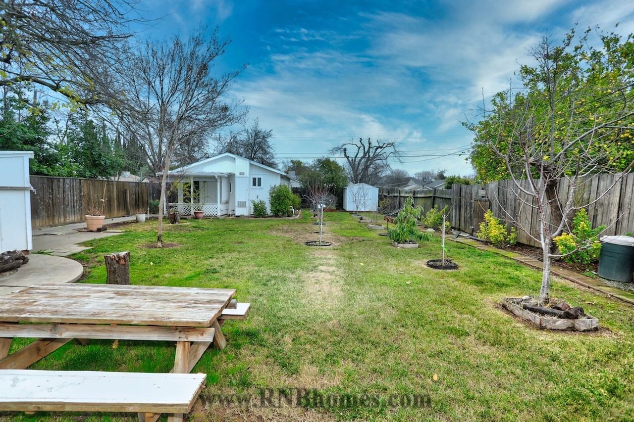 3141 63rd St - Photo 5 of 19