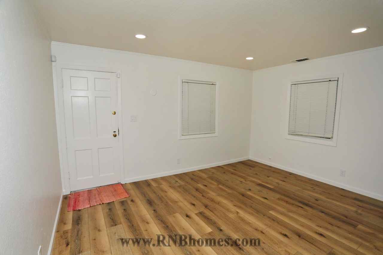 3141 63rd St - Photo 7 of 19