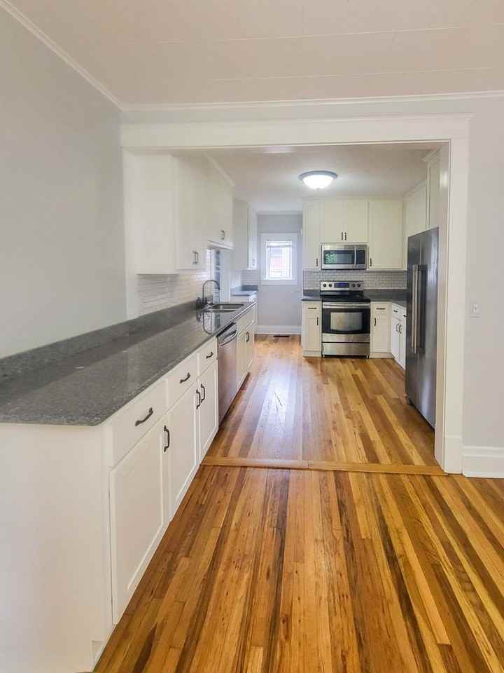 944 Cottage St Ne - Photo 6 of 28