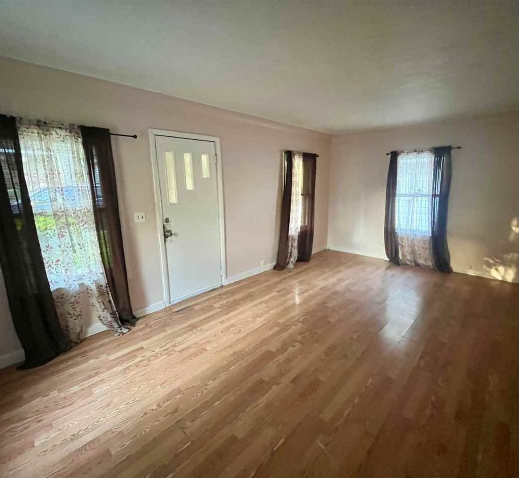 604 Stowell Ave - Photo 3 of 10